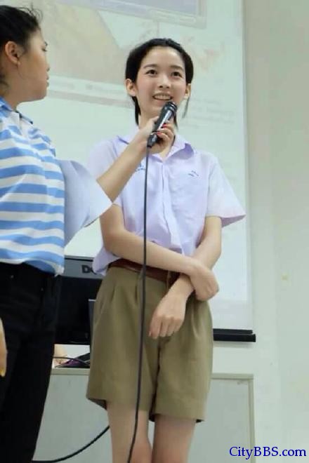 泰国清迈大学大一新生面试 今年系花是个男的