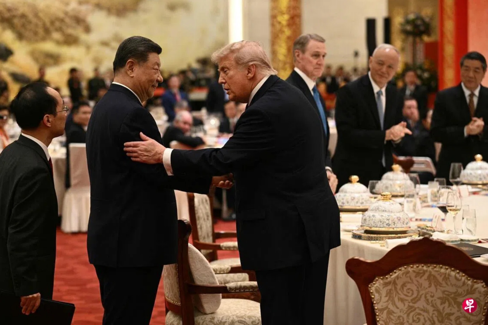 美国总统特朗普（前排右）星期四（5月14日）晚在北京人民大会堂出席中国国家主席习近平所设的晚宴 ...